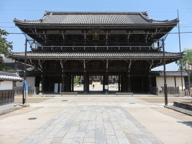 本山専修寺　山門