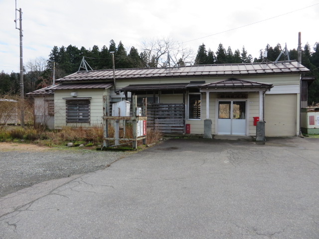 越後後岩沢駅の正面です。